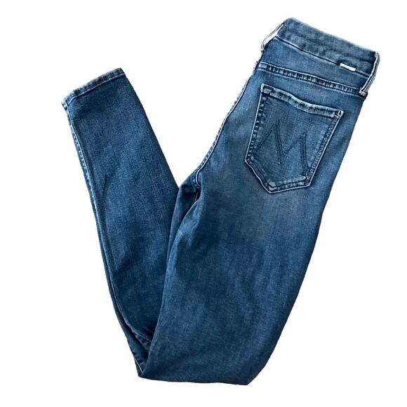 MOTHER The Looker in Groovin Distressed Jeans Size 26x 30 - Picture 5 of 14